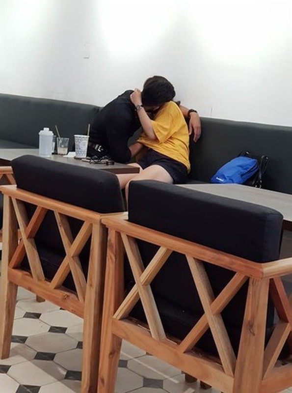 Dien canh nong trong quan Internet, doi tre khien netizen do mat-Hinh-10