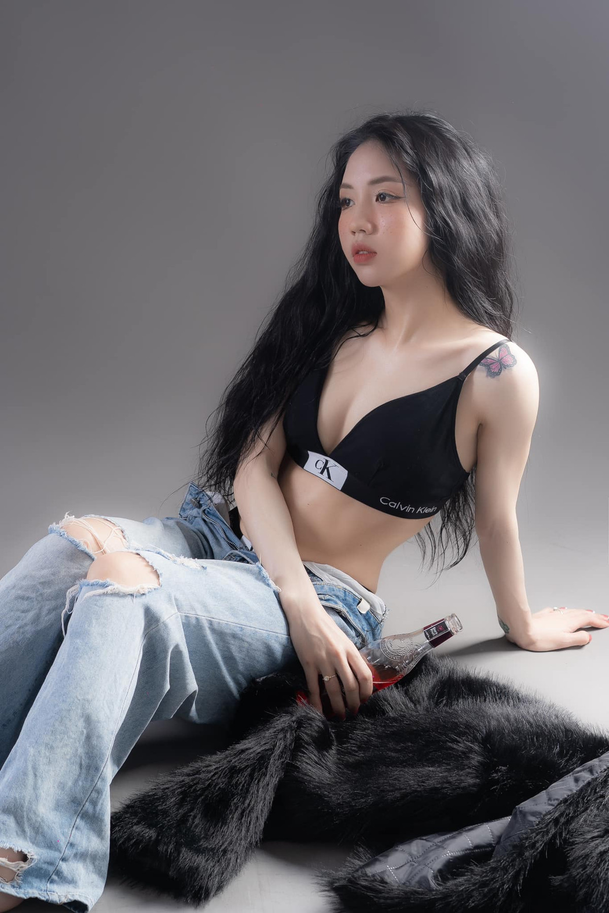 Trần Thị Duyên sinh năm 2000, hiện đang thi đấu trong màu áo câu lạc bộ Phong Phú Hà Nam và ĐT nữ Việt Nam.