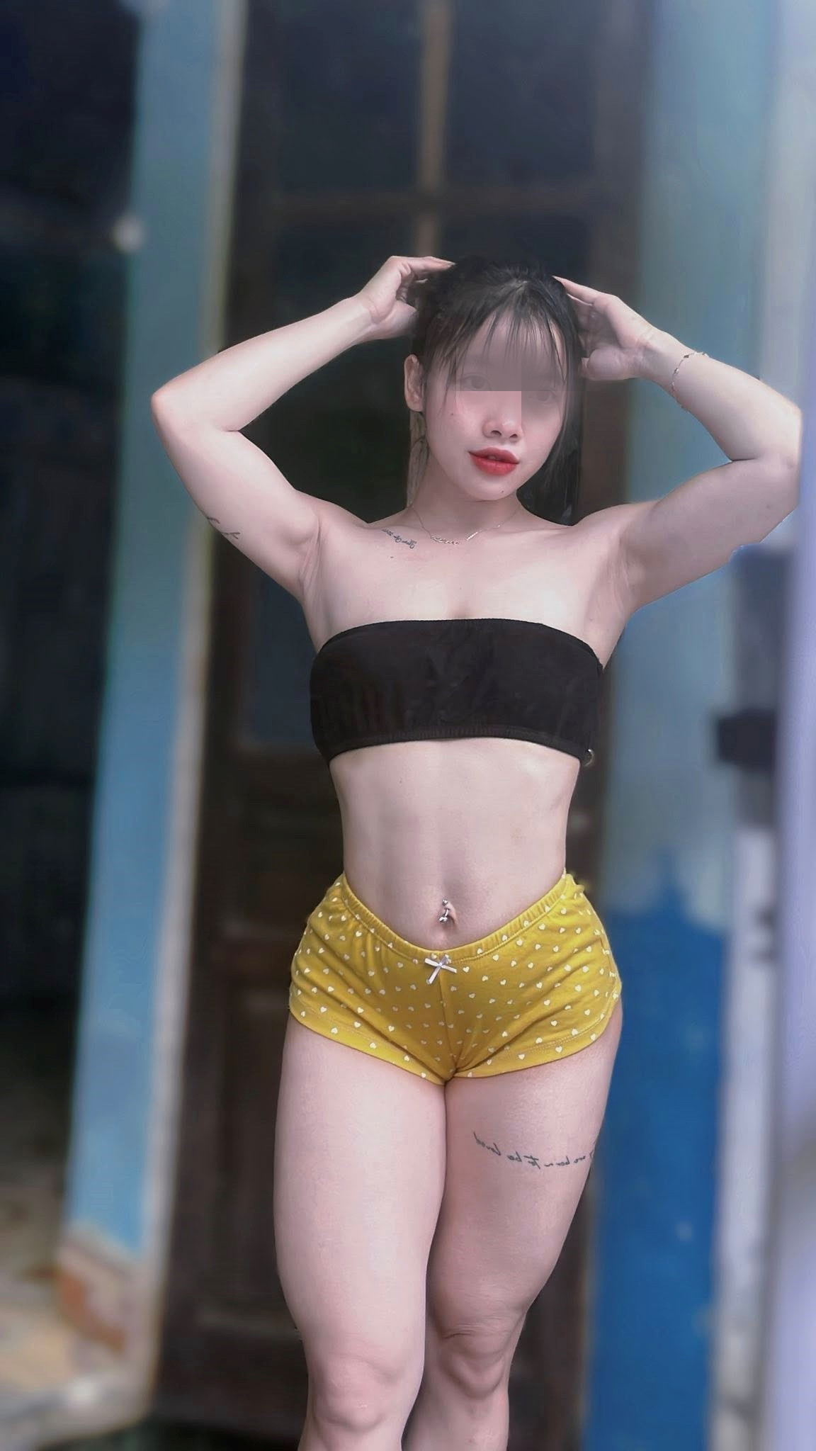 Một bên cho rằng hot girl quá gợi cảm, thậm chí cố tình thể hiện