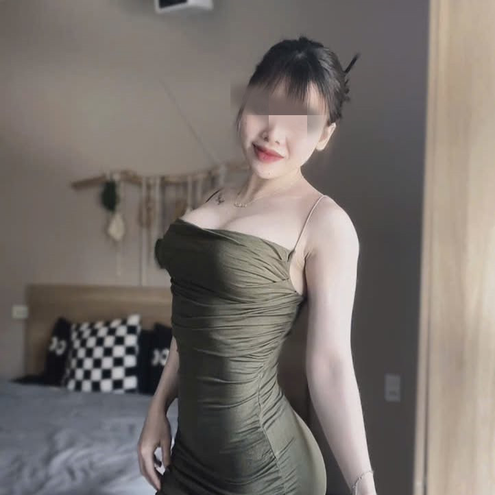 Thay vào đó, nữ gymer đang gây tranh cãi này tiếp tục đăng tải những video mới, giữ nguyên phong cách gợi cảm đầy tự tin, và có vẻ như đang ngày càng được nhiều người xem chú ý.