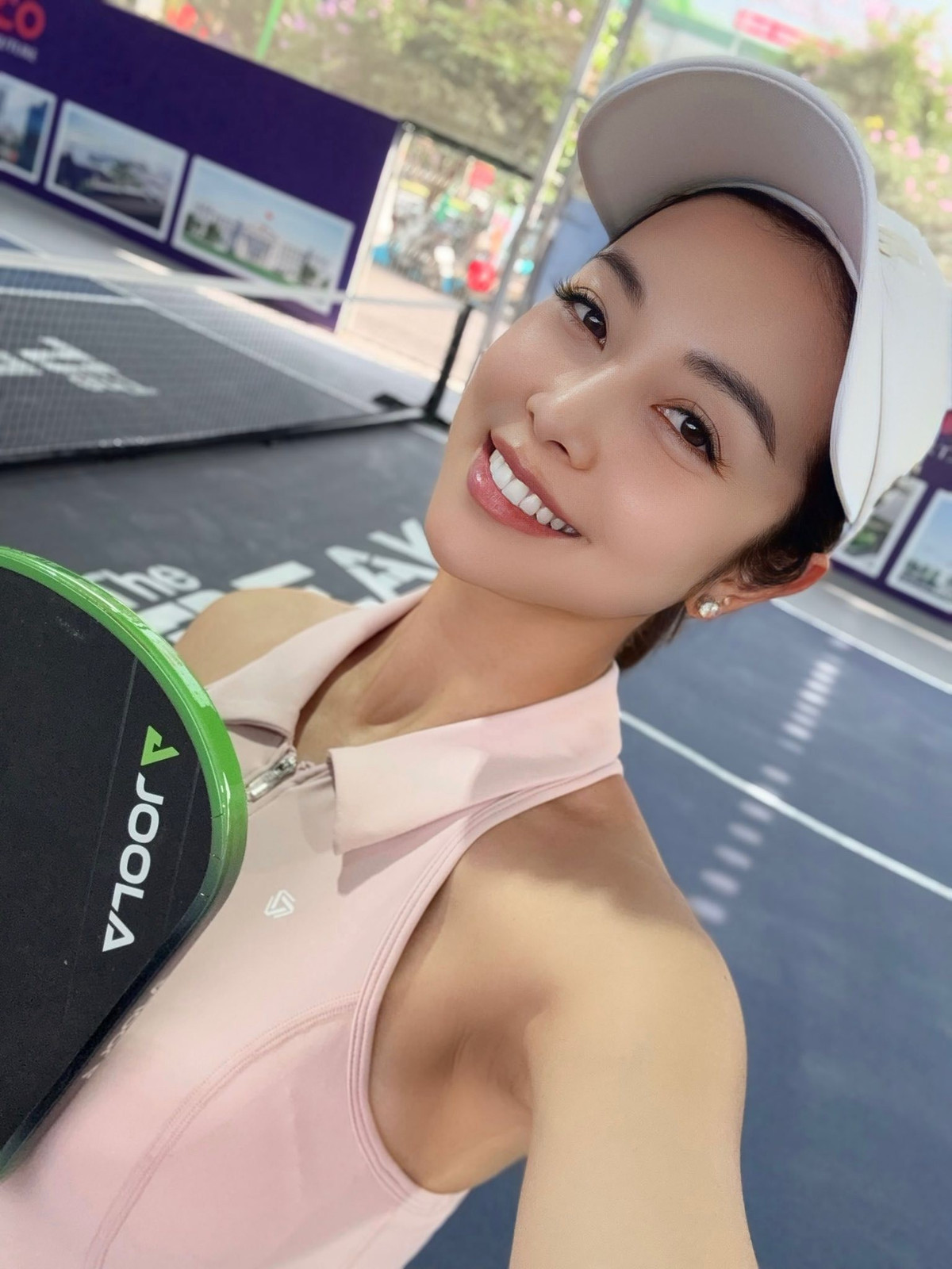 Chính nhờ 2 yếu tố sắc vóc và gout thẩm mỹ ấn tượng, bà mẹ 4 con chẳng bao giờ thua thiệt khi